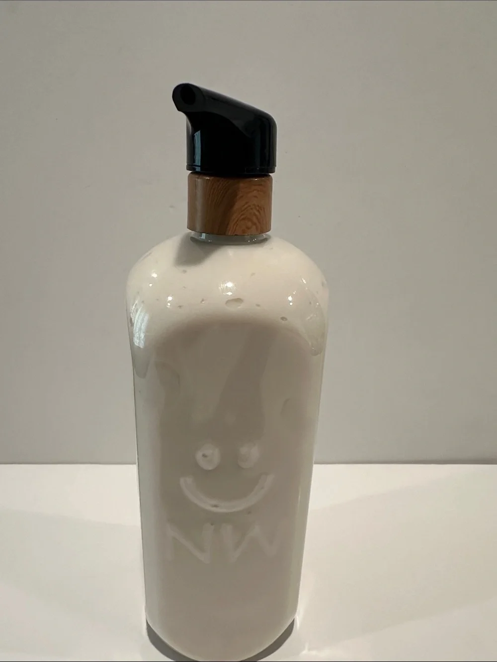 Natural Wonderz Rejunenate and Soothe Oatmeal Honey Nourishing Body Lotion.
